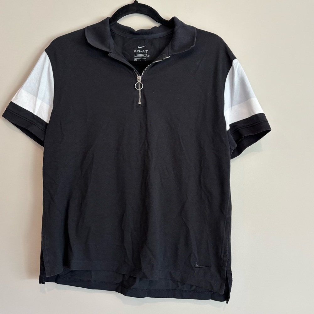 Nike Women's Golf Black and White Short Sleeve Tee